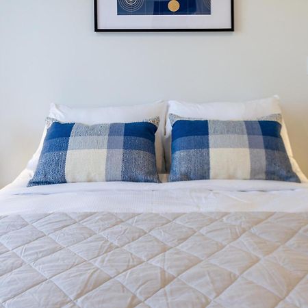 City Lights Retreat With Carpark 2 Bed 2 Bath Christchurch Kültér fotó